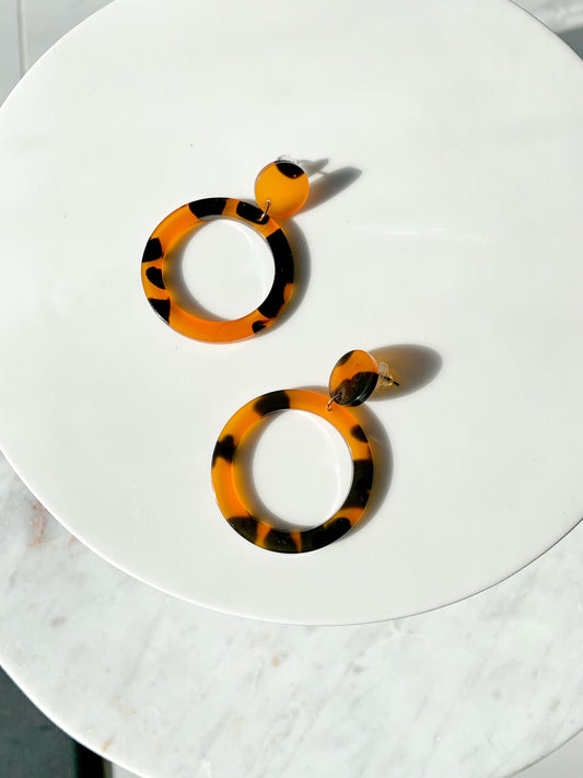 NOLA RESIN DROP EARRINGS